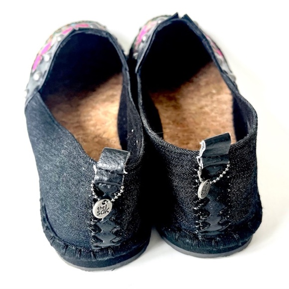 The Sak Black Bright color design Slip On Boho Shoes. Size 8 - Picture 5 of 8